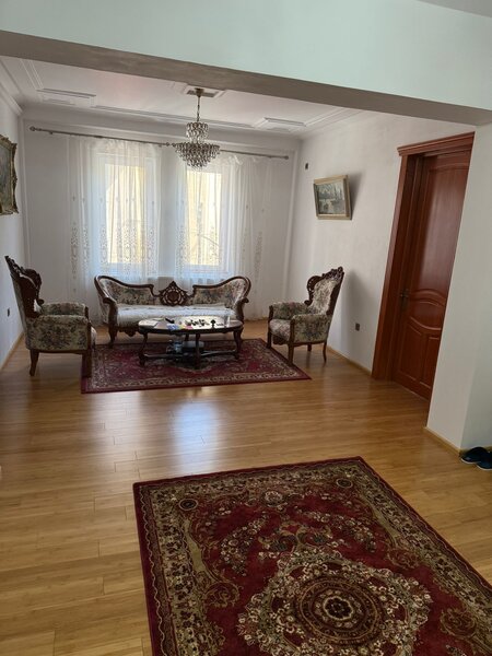 Universitate, 3 camere 107 mp, Piata Rosetti